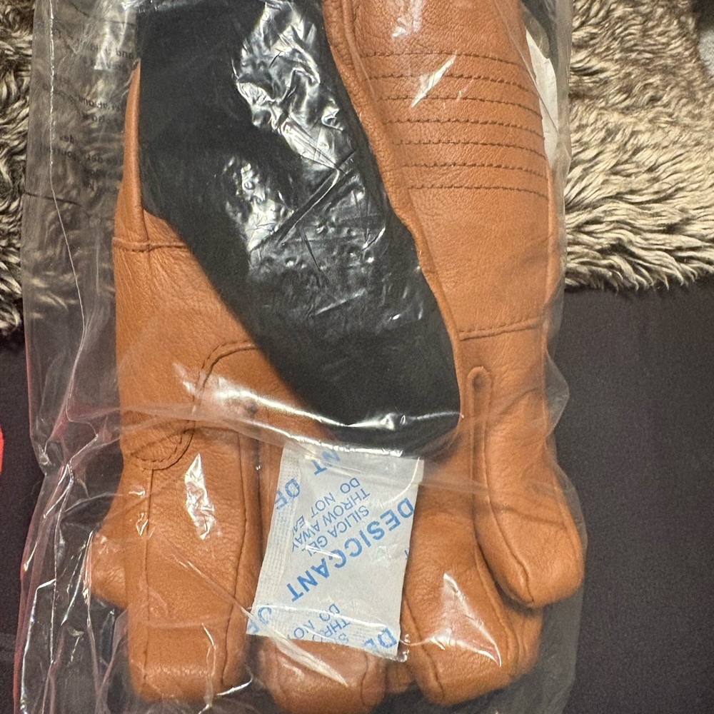 Waterguard Plus Men's Black and Brown leather gloves - Picture 5 of 6